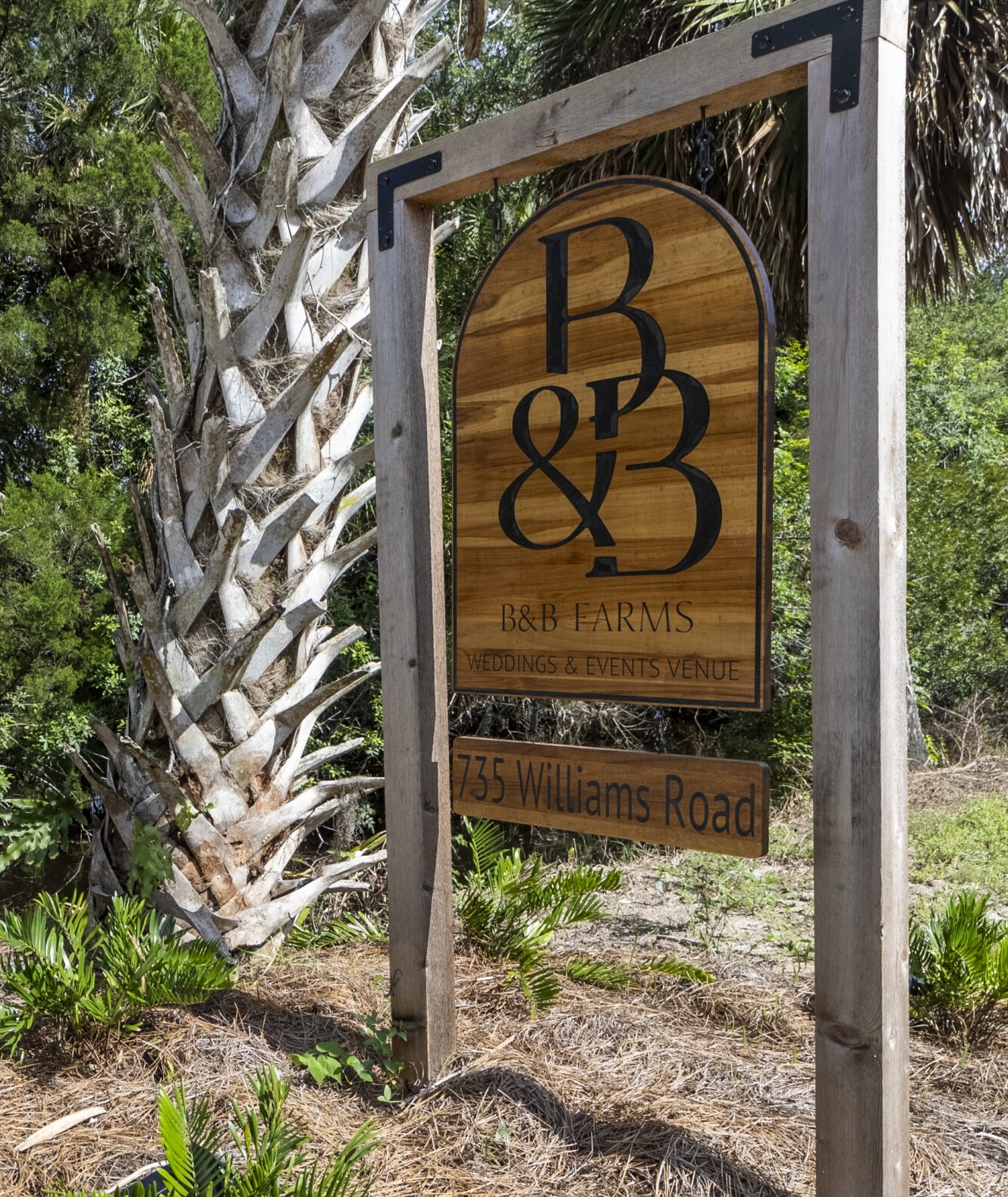 b and b farms entrance sign